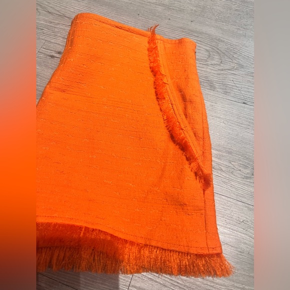 Trina Turk basic Textured Shorts Size 2 - Picture 4 of 5